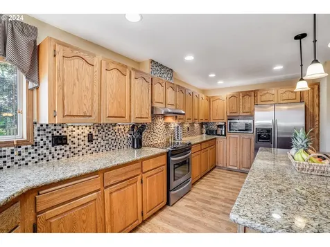 1580 Ne Laurelwood Circle Canby OR 97013