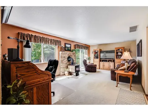 1580 Ne Laurelwood Circle Canby OR 97013