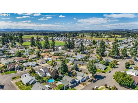 1580 Ne Laurelwood Circle Canby OR 97013