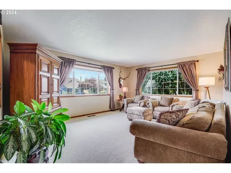 1580 Ne Laurelwood Circle Canby OR 97013
