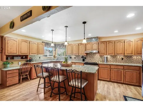 1580 Ne Laurelwood Circle Canby OR 97013