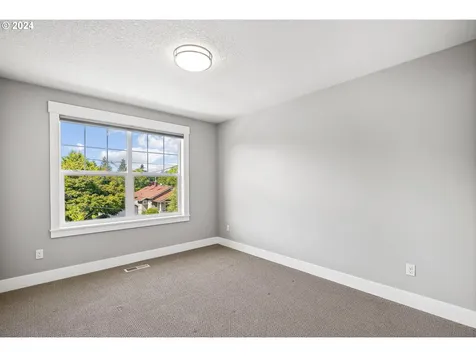 2614 N Winchell Street Portland OR 97217