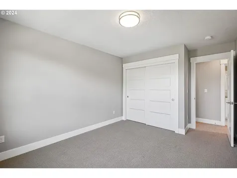 2614 N Winchell Street Portland OR 97217