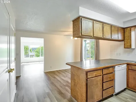488 Ne Evergreen Court Dallas OR 97338