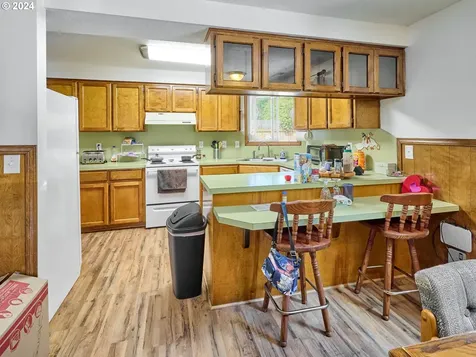 488 Ne Evergreen Court Dallas OR 97338