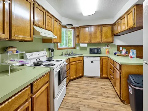 488 Ne Evergreen Court Dallas OR 97338