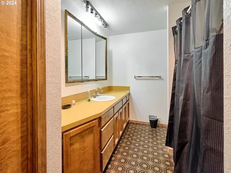488 Ne Evergreen Court Dallas OR 97338