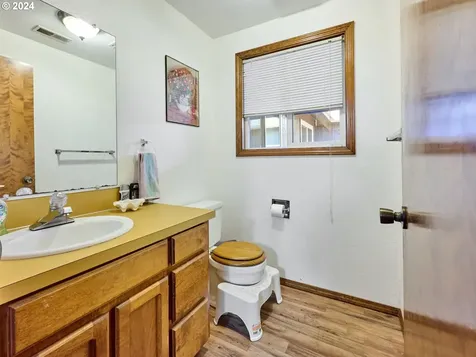 488 Ne Evergreen Court Dallas OR 97338