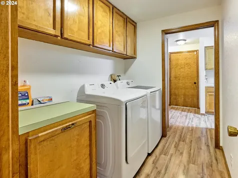 488 Ne Evergreen Court Dallas OR 97338