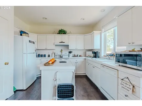 2888 SE Hale Way Gresham OR 97080