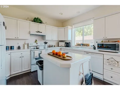 2888 SE Hale Way Gresham OR 97080