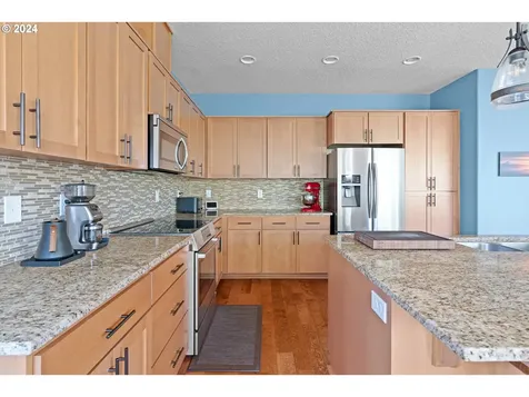 28758 NW Mays Street North Plains OR 97133