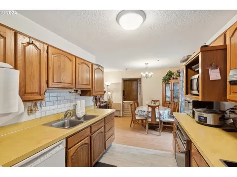 1990 Se 157th Drive Portland OR 97233