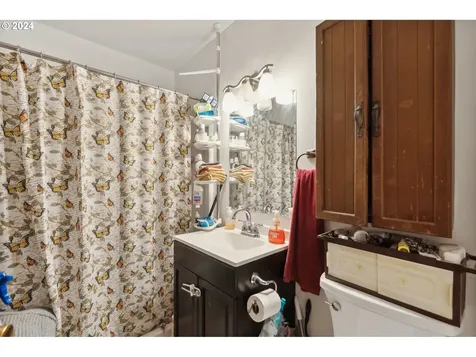 1990 Se 157th Drive Portland OR 97233