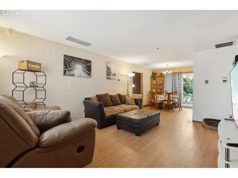 1990 Se 157th Drive Portland OR 97233