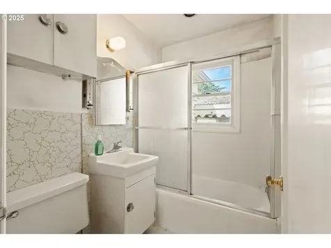 4305 NE 77th Avenue Portland OR 97218