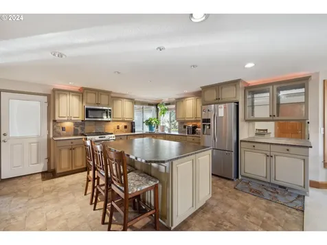 664 NW Darnielle Street Hillsboro OR 97124