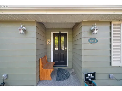 664 NW Darnielle Street Hillsboro OR 97124
