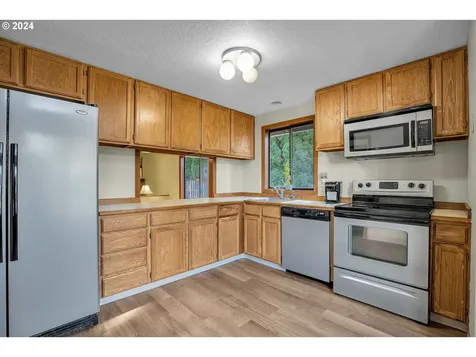 1874 NE 9th Place Hillsboro OR 97124