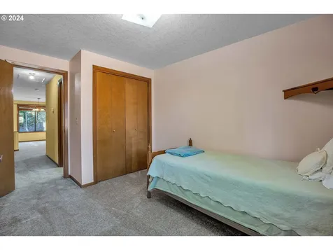 1874 NE 9th Place Hillsboro OR 97124