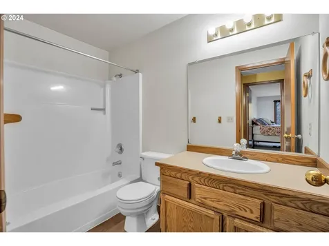 1874 NE 9th Place Hillsboro OR 97124
