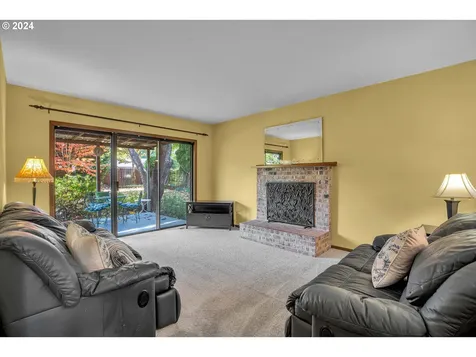 1874 NE 9th Place Hillsboro OR 97124