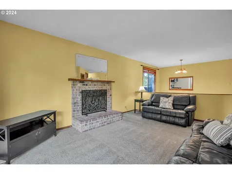 1874 NE 9th Place Hillsboro OR 97124
