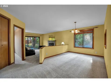 1874 NE 9th Place Hillsboro OR 97124
