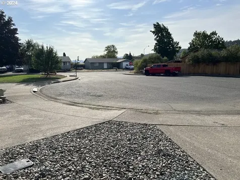 1444 S Grove Lane Court Sutherlin OR 97479