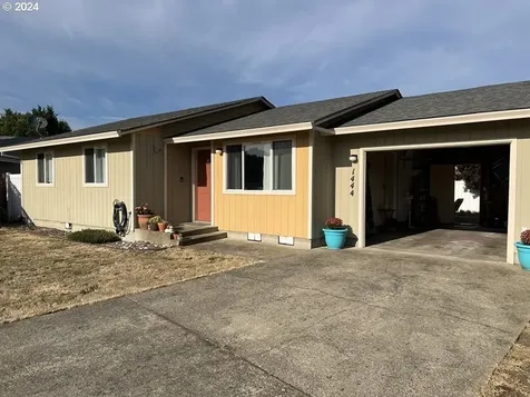 1444 S Grove Lane Court Sutherlin OR 97479