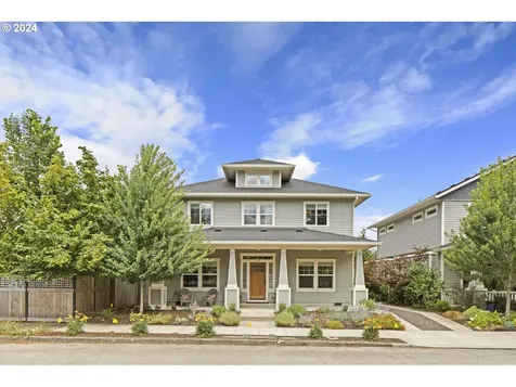 717 Ne Morgan Street Portland OR 97211