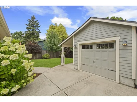 717 Ne Morgan Street Portland OR 97211
