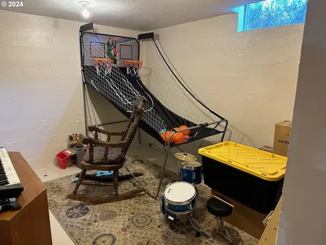 359 Sw Oak Street Willamina OR 97396