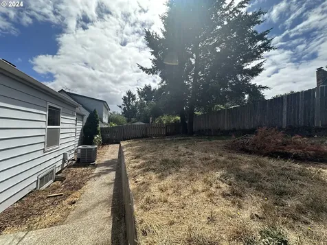 359 Sw Oak Street Willamina OR 97396