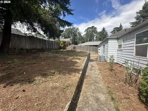 359 Sw Oak Street Willamina OR 97396
