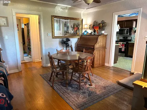 359 Sw Oak Street Willamina OR 97396