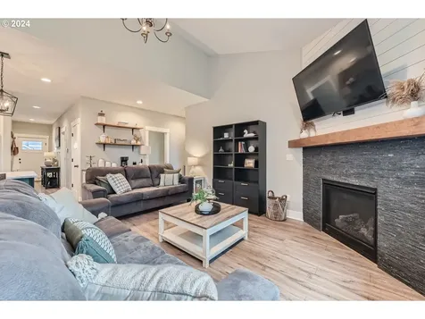 37987 Juniper Street Sandy OR 97055