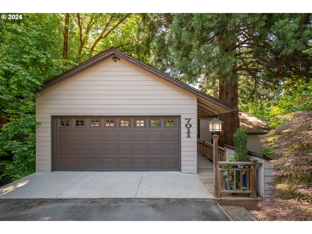 7011 Sw 34th Avenue Portland OR 97219