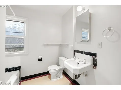 5516 NE 24th Avenue Portland OR 97211
