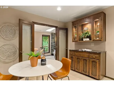 2990 SW 66th Avenue Portland OR 97225