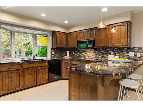 2990 SW 66th Avenue Portland OR 97225