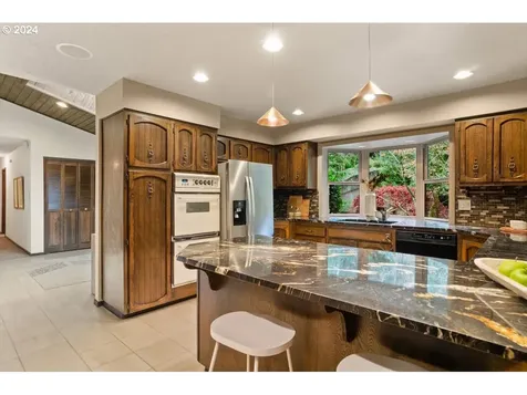 2990 SW 66th Avenue Portland OR 97225