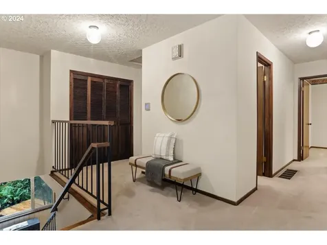 2990 SW 66th Avenue Portland OR 97225