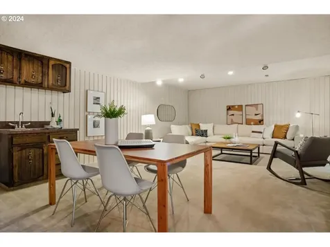2990 SW 66th Avenue Portland OR 97225