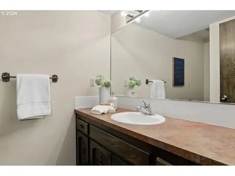 2990 SW 66th Avenue Portland OR 97225