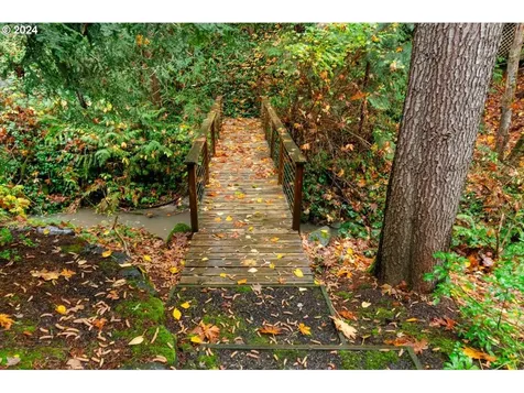 2990 SW 66th Avenue Portland OR 97225