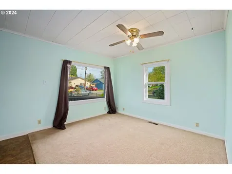 8809 N Dwight Avenue Portland OR 97203