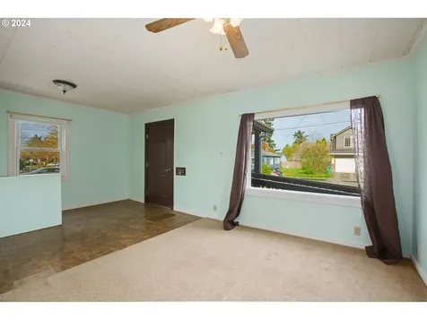 8809 N Dwight Avenue Portland OR 97203