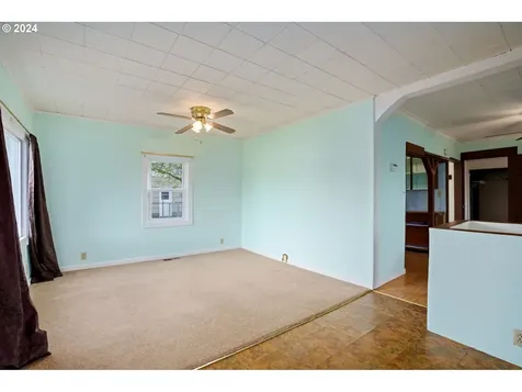 8809 N Dwight Avenue Portland OR 97203