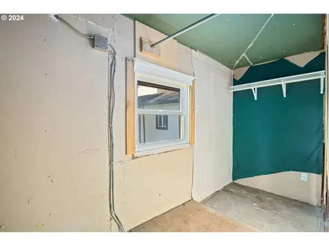 8809 N Dwight Avenue Portland OR 97203